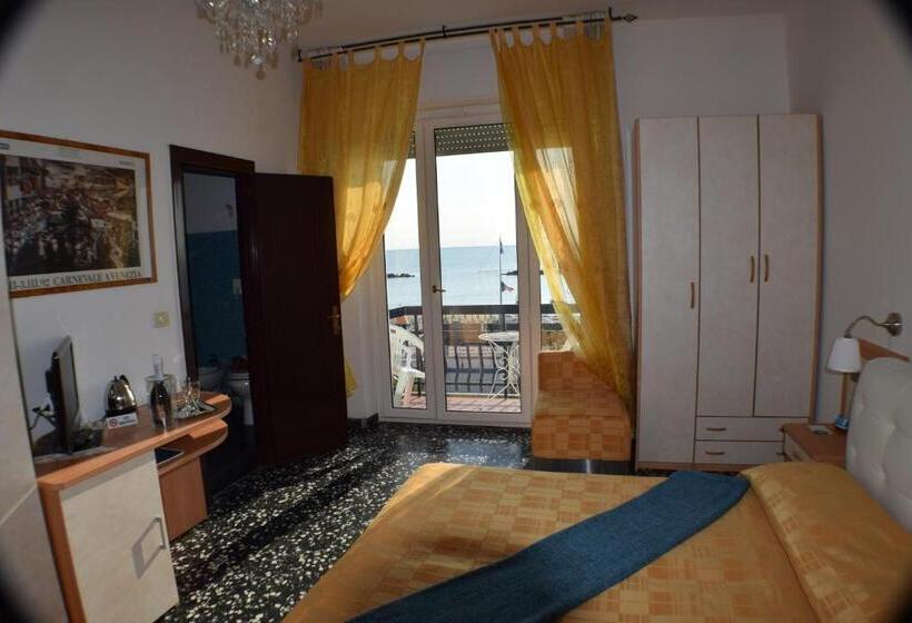 חדר סטנדרט עם מיטת קינג, Rosa Meublè