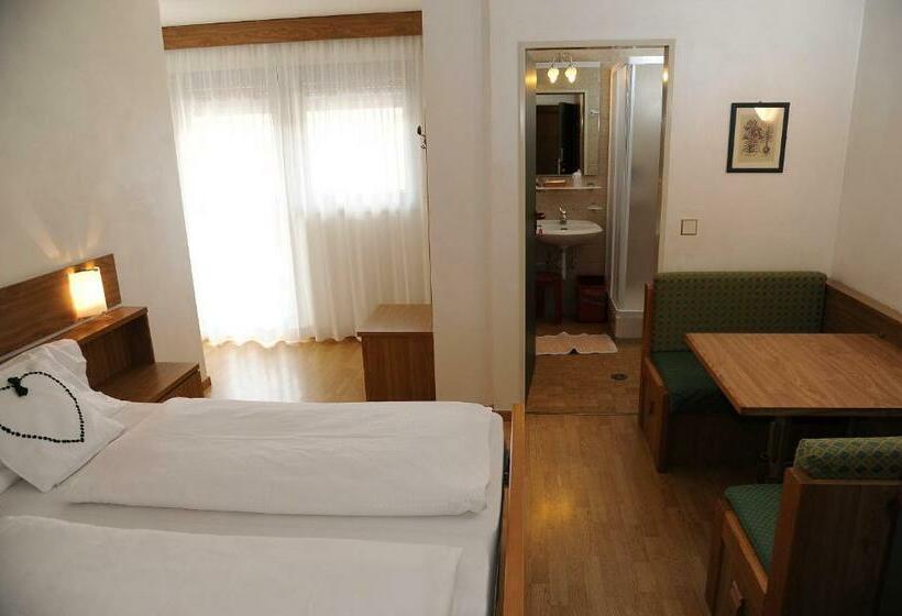 חדר סטנדרט, Sole Family