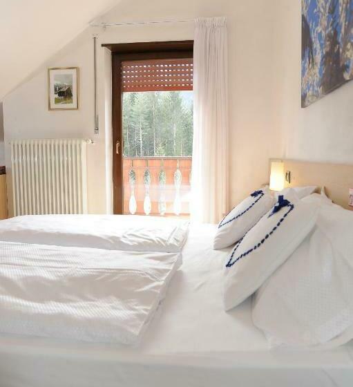 غرفة قياسية, Sole Family