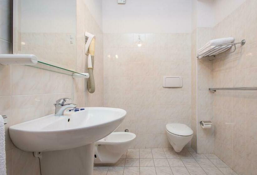 חדר סטנדרט, Tasso