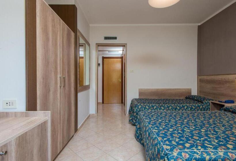 חדר משפחתי, Tasso