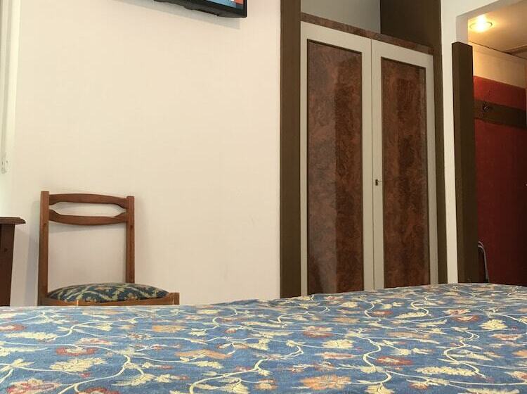 חדר סטנדרט, Tasso