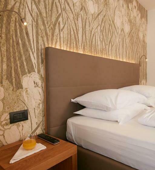 חדר קומפורט, Valacia