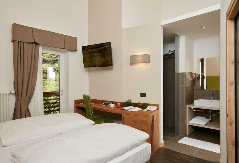 חדר קומפורט, Valacia