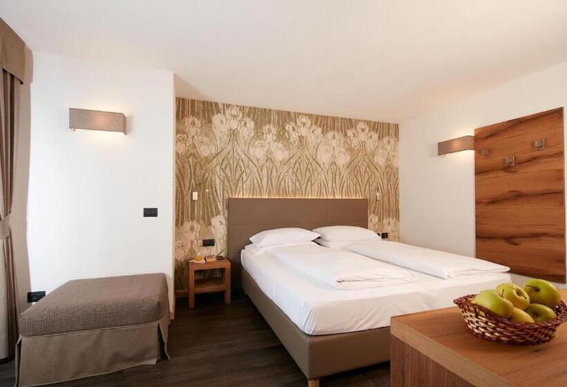 חדר קומפורט, Valacia