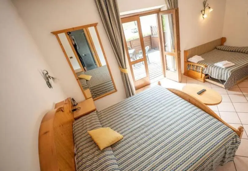 Standard Neljän Hengen Huone, Valle Verde Rent Ski & Bike