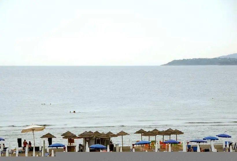 اتاق لوکس, Villa Del Mare