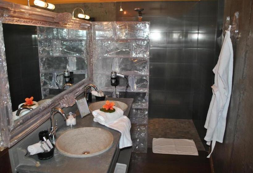سوییت با چشم‌انداز دریا, Villa Lodge 4 Epices