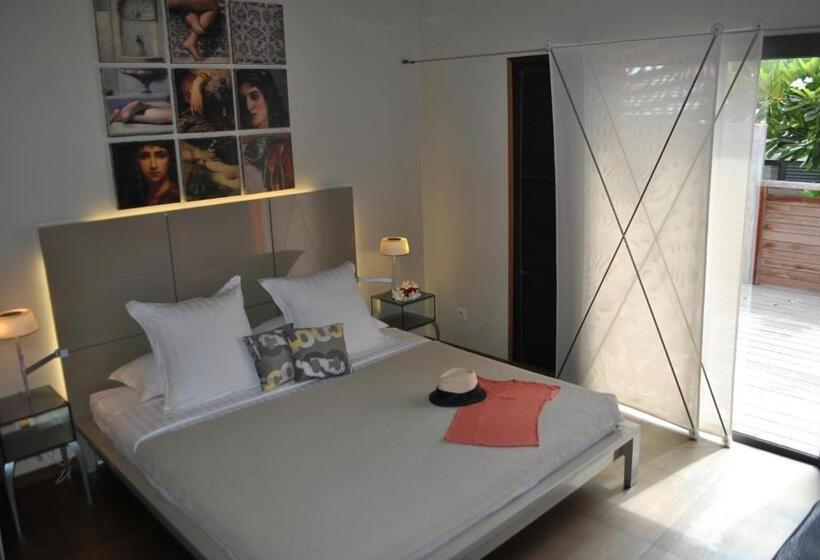 سوییت با چشمانداز دریا, Villa Lodge 4 Epices