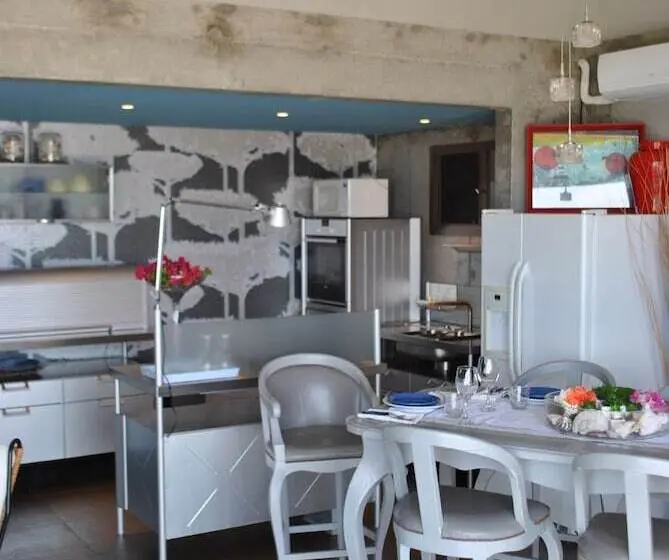 سوییت با چشمانداز دریا, Villa Lodge 4 Epices