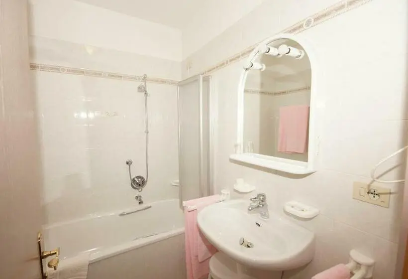 Standard Kolmen Hengen Huone, Villa Mozart