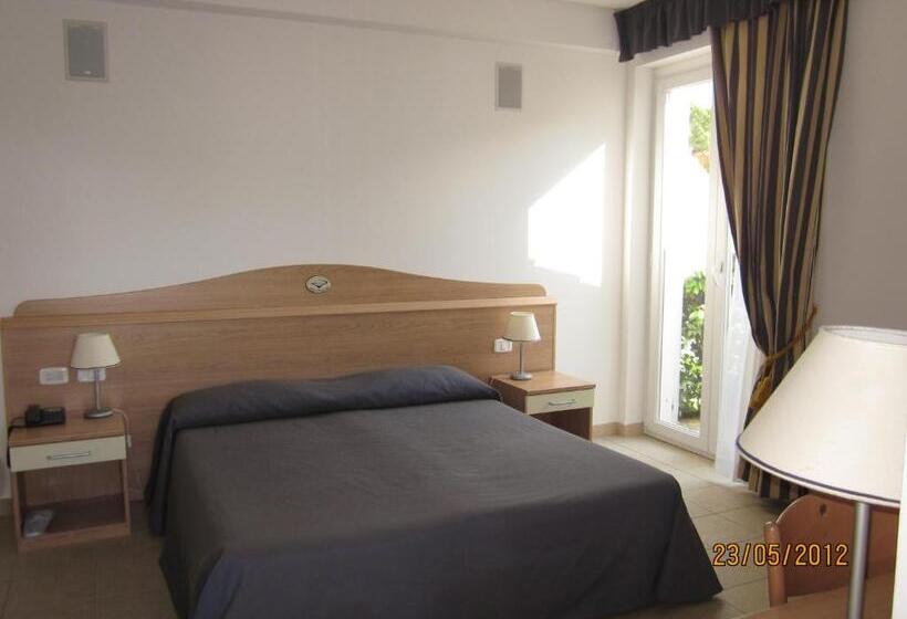 اتاق استاندارد با بالکن, Villa Smeraldo