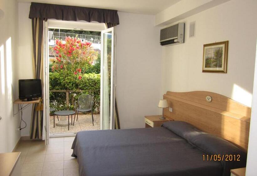 اتاق استاندارد با بالکن, Villa Smeraldo