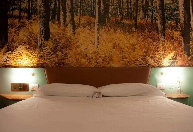 חדר סטנדרט, Motel 2000