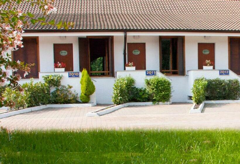 חדר סטנדרט, Motel 2000