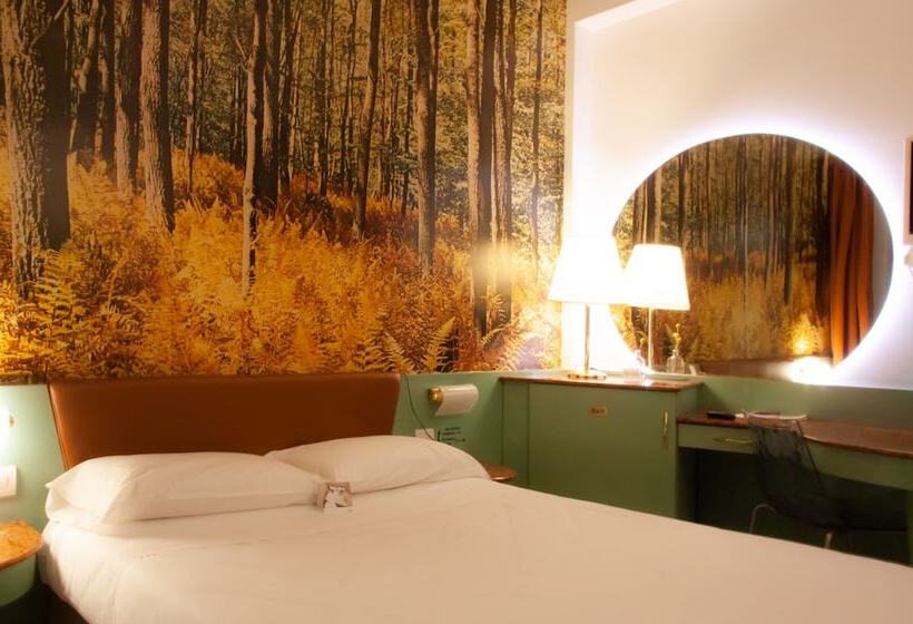 חדר סטנדרט, Motel 2000