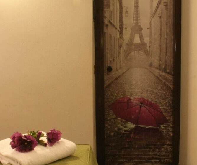 חדר סטנדרט יחיד, Motel 2000