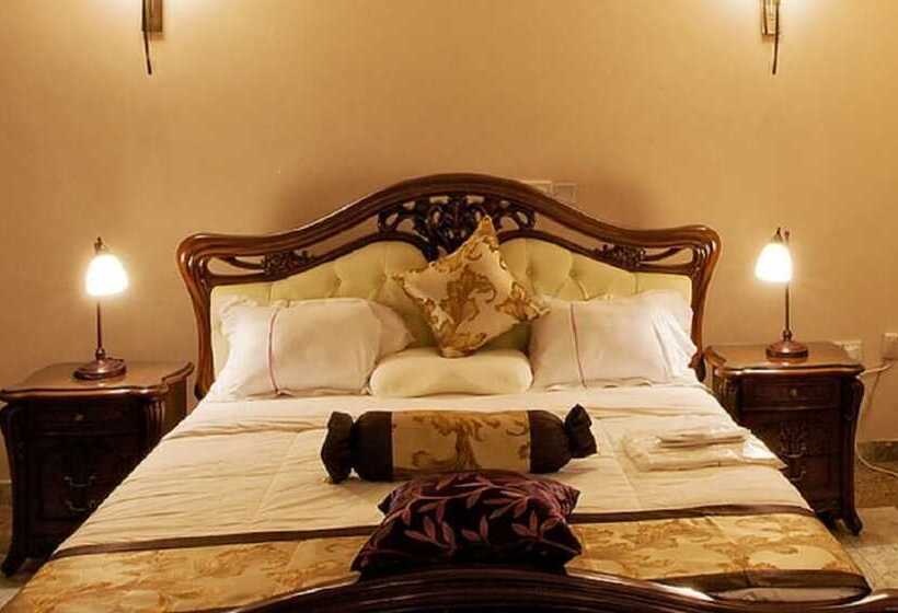 اتاق اجرایی, Oxygen Holiday Resort