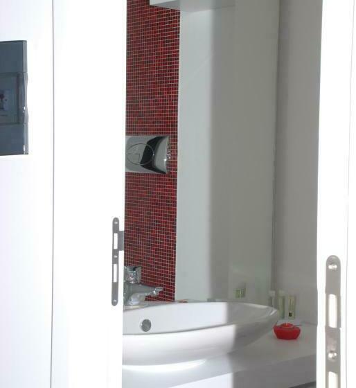 חדר אקונומי, Piccola Caracas B&b