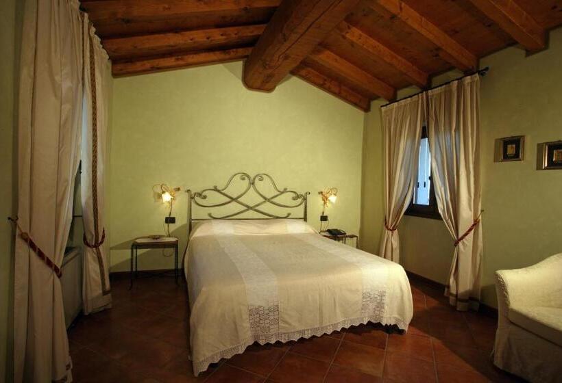 جناح جونيور, Agriturismo Macesina
