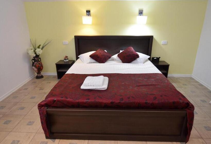 غرفة قياسية, Vila La Panda