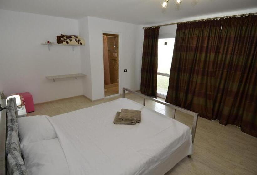 חדר משפחתי נוף לגינה, Vila La Panda