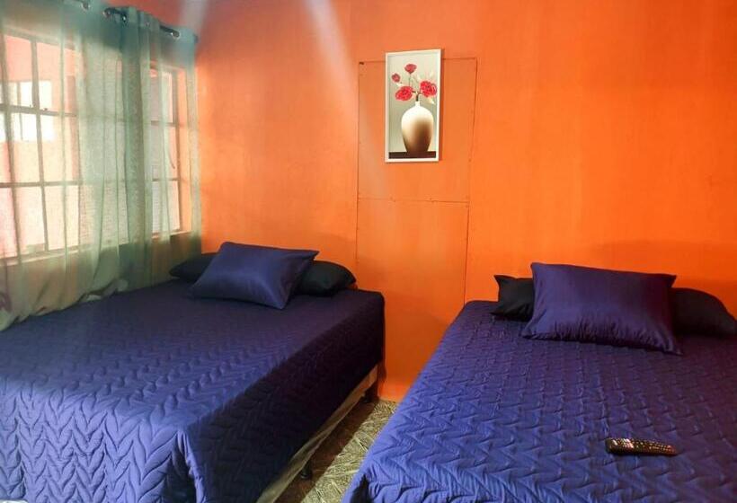 اتاق استاندارد با سرویس بهداشتی مشترک, Cristales De Antigua La Calzada