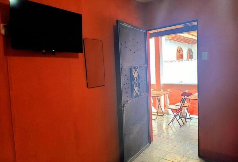 اتاق استاندارد با سرویس بهداشتی مشترک, Cristales De Antigua La Calzada