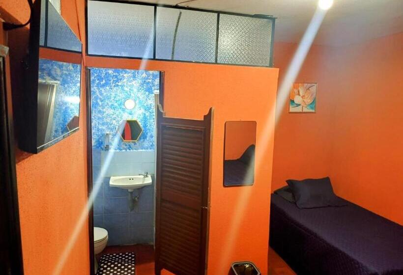 اتاق استاندارد سه نفره, Cristales De Antigua La Calzada