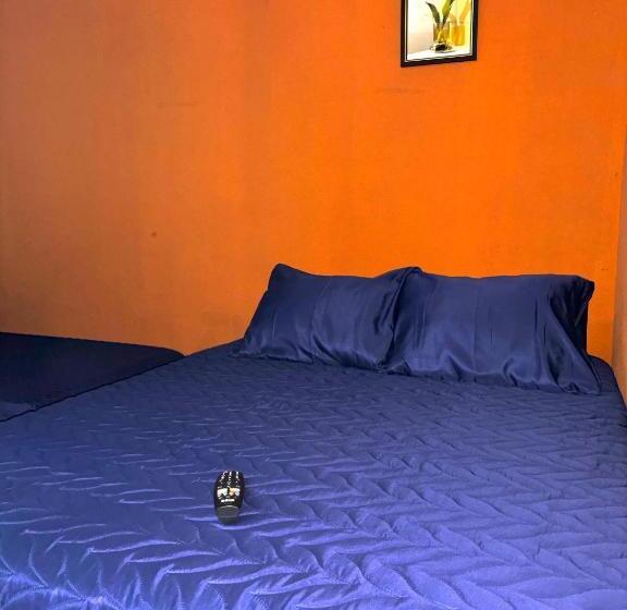 اتاق استاندارد سه نفره, Cristales De Antigua La Calzada