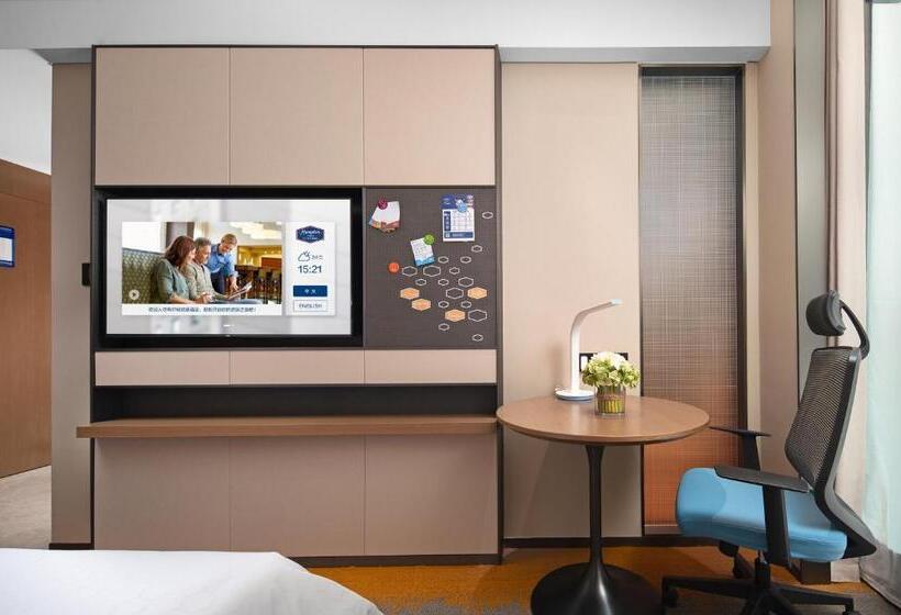 Номер Комфорт, Hampton By Hilton Foshan Beijiao