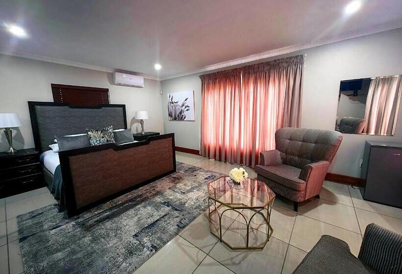 디럭스 트리플 룸, Indlovu Guesthouse