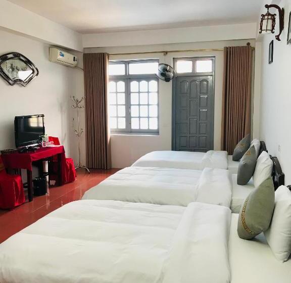 اتاق استاندارد سه تخته با بالکن, Anh Anh