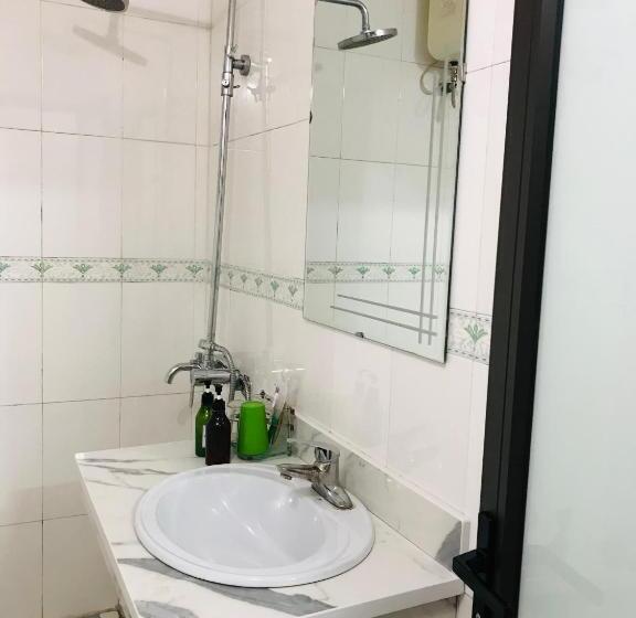 اتاق استاندارد سه تخته با بالکن, Anh Anh