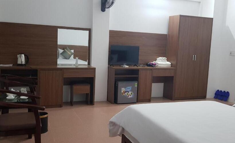 اتاق استاندارد سه نفره, Anh Anh