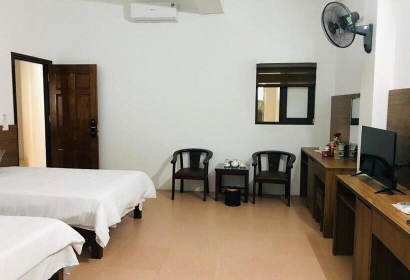 اتاق استاندارد سه نفره, Anh Anh