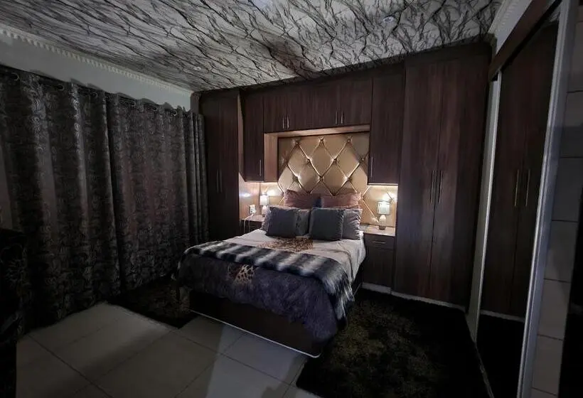 1ベッドルームのデラックスアパートメント, The Log Cabin Apartments