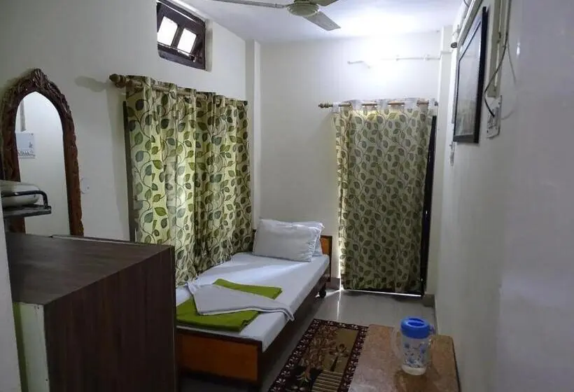Habitación Economy Individual, Knb Heritage