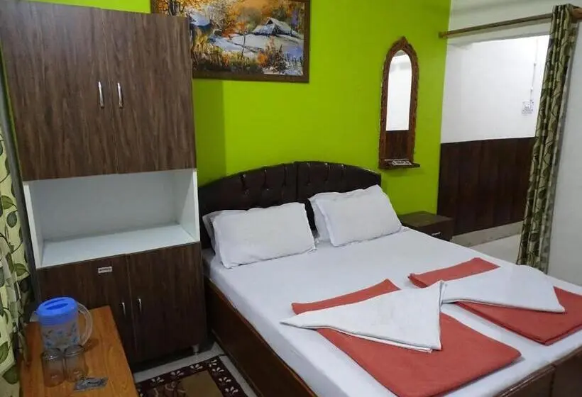 Habitación Triple Deluxe, Knb Heritage