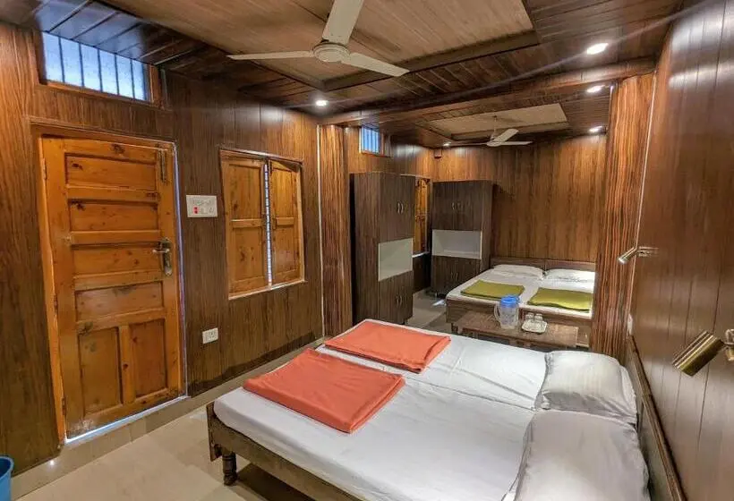 Habitación Cuádruple Deluxe, Knb Heritage