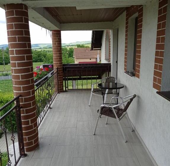 バルコニー付きスタンダードトリプルルーム, Casa Borza