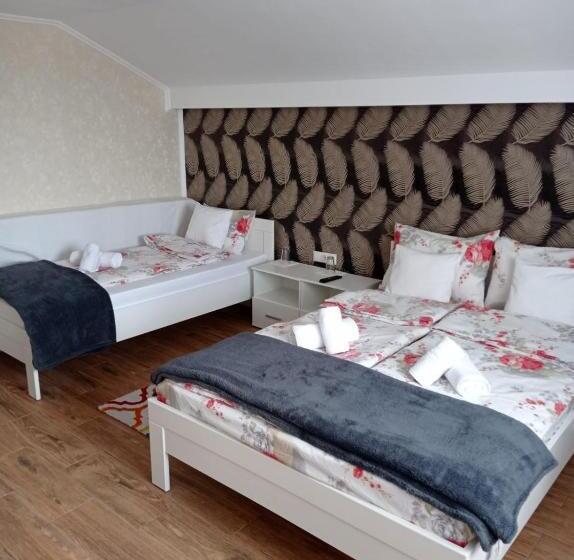 バルコニー付きスタンダードトリプルルーム, Casa Borza