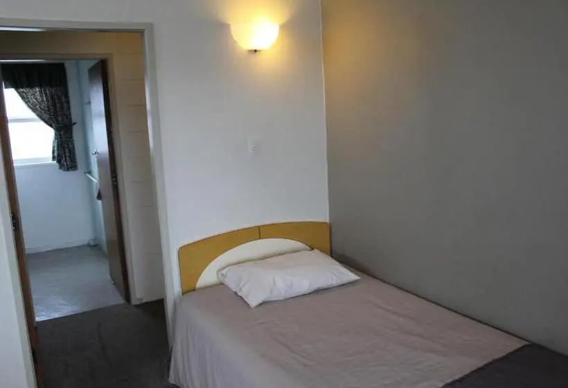 家族用アパートメント, Manhattan Motel