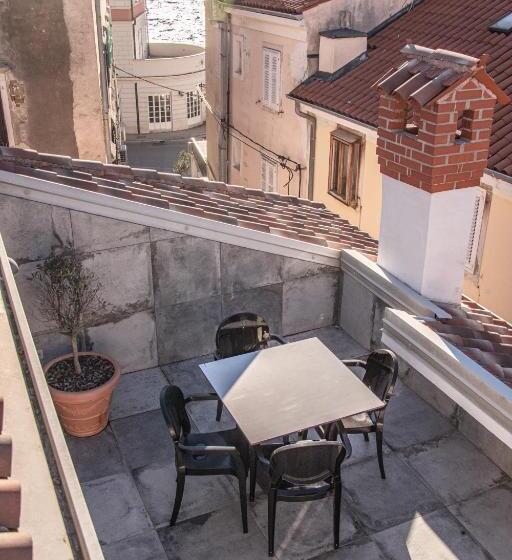 آپارتمان 1 خوابه با بالکن, Bed And Brekfast Donatella