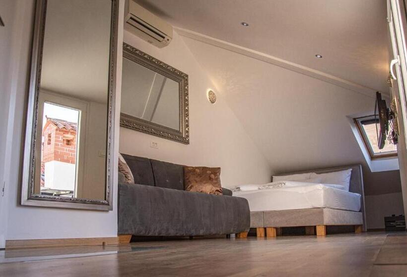 آپارتمان 1 خوابه با بالکن, Bed And Brekfast Donatella