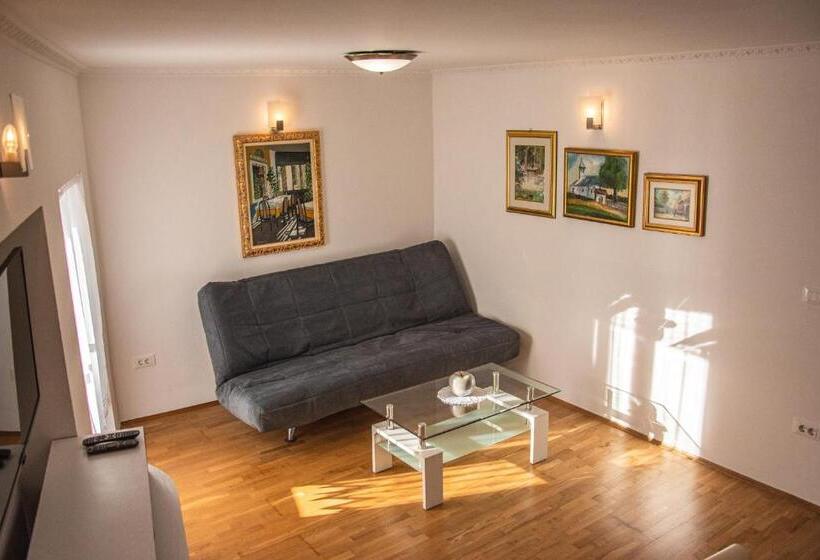 سوییت لوکس, Bed And Brekfast Donatella