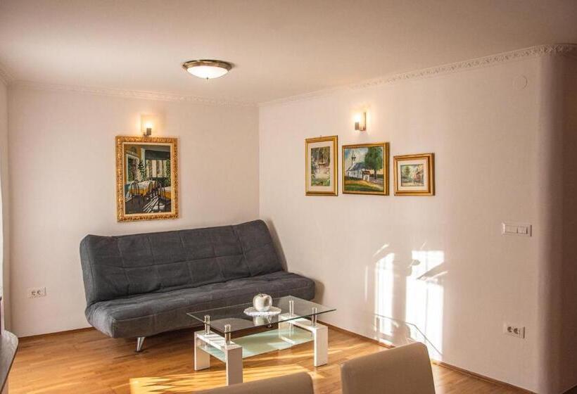 سوییت لوکس, Bed And Brekfast Donatella