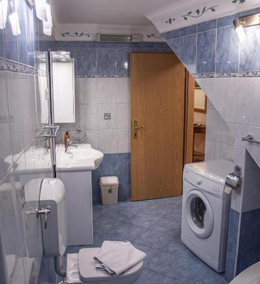 سوییت لوکس, Bed And Brekfast Donatella