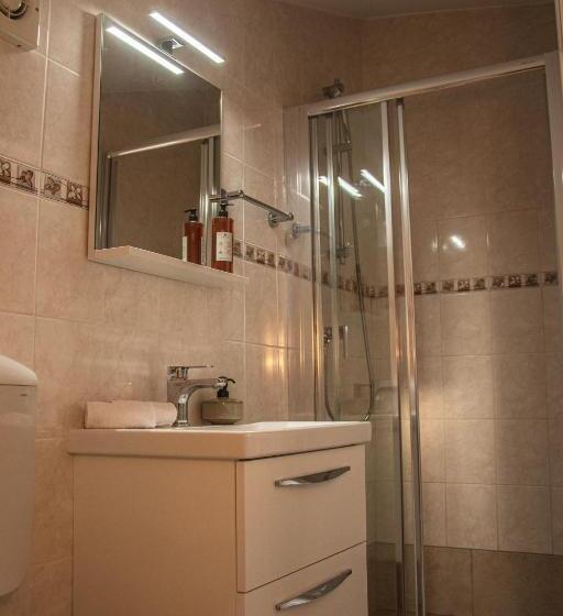 آپارتمان 1 خوابه با بالکن, Bed And Brekfast Donatella