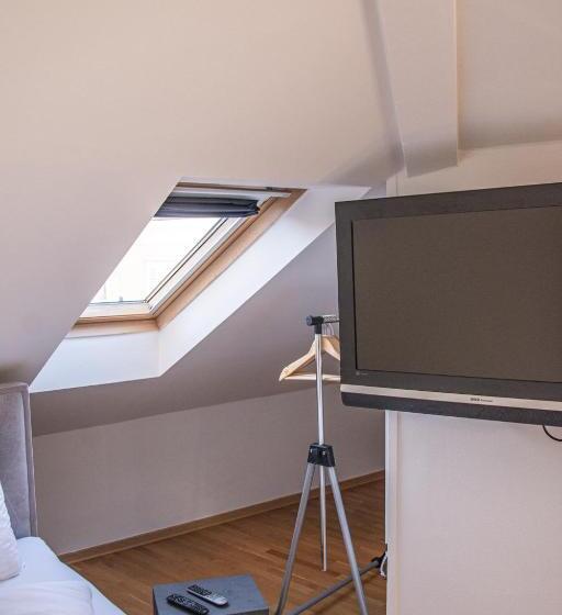 آپارتمان 1 خوابه با بالکن, Bed And Brekfast Donatella